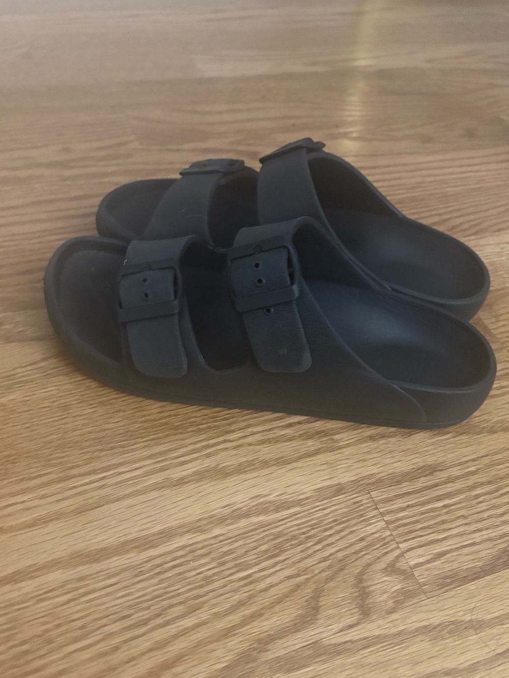 Sandals - Picture 3 of 6